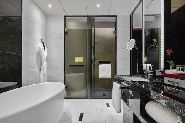 Deluxe, Twin Beds, Sofitel Guangzhou Sunrich 5/6