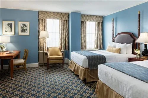غرفة ديلوكس بسريرين مزدوجين بإطلالة على المرفأ، Francis Marion Hotel 2/2