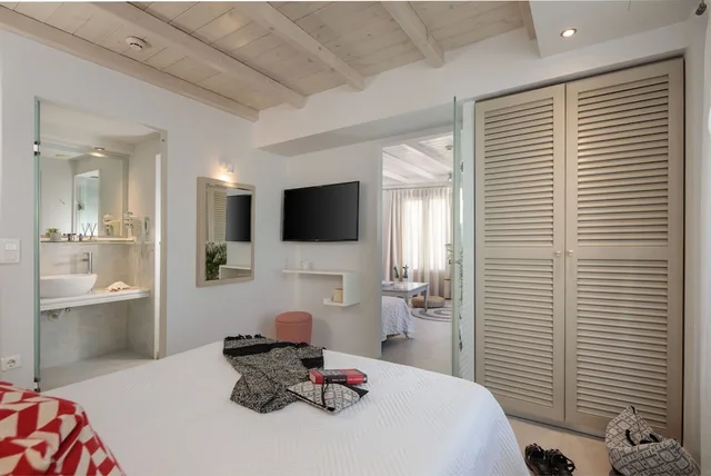جناح ديلوكس بسرير كوين بإطلالة على البحر مع أريكة، Iria Beach art hotel 4/10
