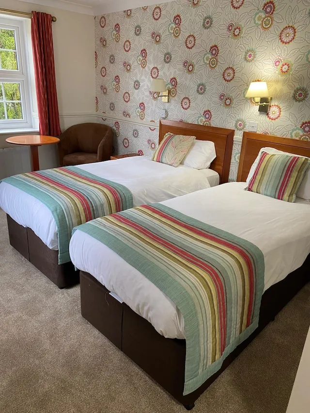 غرفة بسريرين منفصلين، Alton House Hotel 1/1
