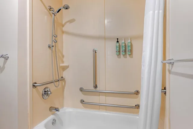 غرفة قياسية بسرير كينج مع أريكة لذوي الإعاقة، Best Western Forsyth - Decatur 6/6