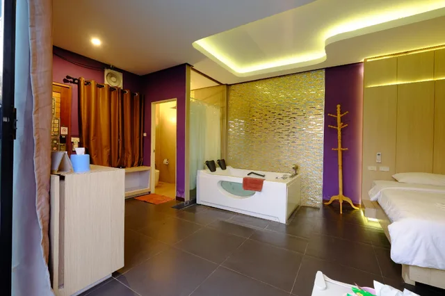 Deluxe, Jetted Pool، Loft At Sima 2/2