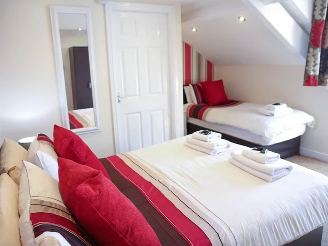 جناح بسرير مزدوج وسرير فردي، The Riviera Guesthouse 1/10