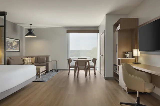 غرفة بسرير كينج مع أريكة لذوي الإعاقة، Hyatt Place Windsor 3/6