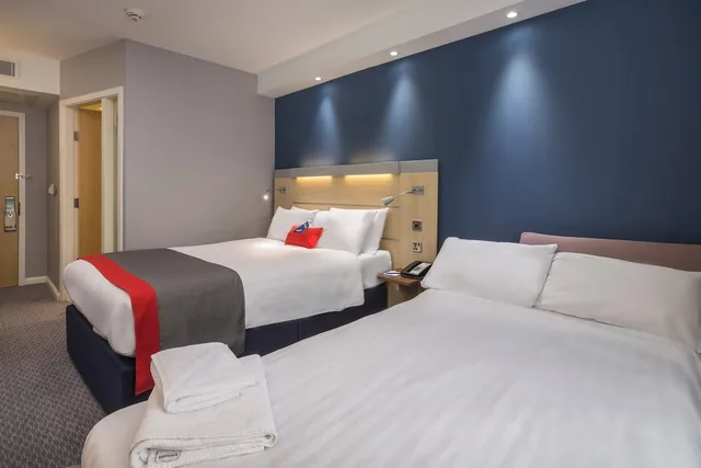 Standard, Double Bed, Sofa, Holiday Inn Express Kettering 2/7