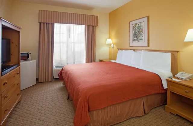 غرفة بسريرين كوين، Country Inn & Suites by Radisson, Bloomington-Normal West, IL 4/10
