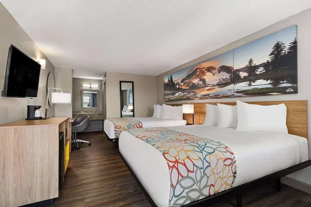غرفة بسريرين كوين، Days Inn by Wyndham Lakewood South Tacoma 3/10