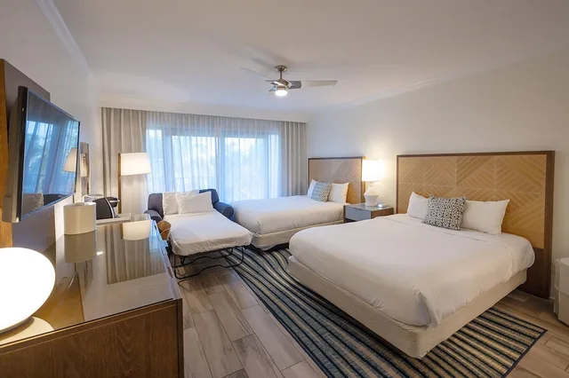 Resort, 2 Queen Beds, Sofa، Hawks Cay Resort 3/4
