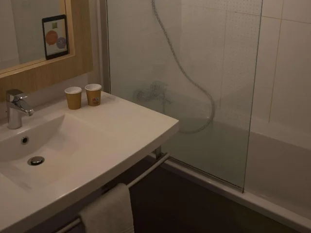 Renovated, Standard, Twin Beds، IBIS STYLES CHINON 9/10
