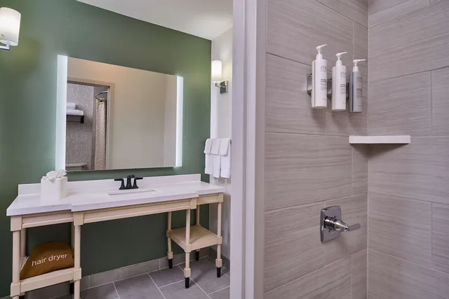 جناح بسريرين مزدوجين وسرير كينج بغرفتي نوم، Homewood Suites By Hilton Anchorage 8/8
