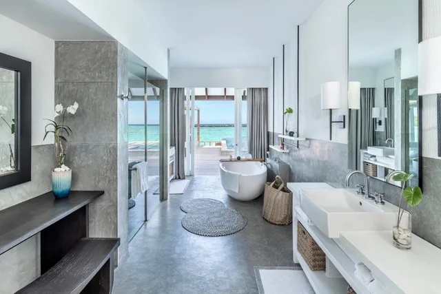 2 Bedrooms, Sunrise, Water, Suite, King and Twin Beds، Four Seasons Resort Maldives at Landaa Giraavaru 5/5