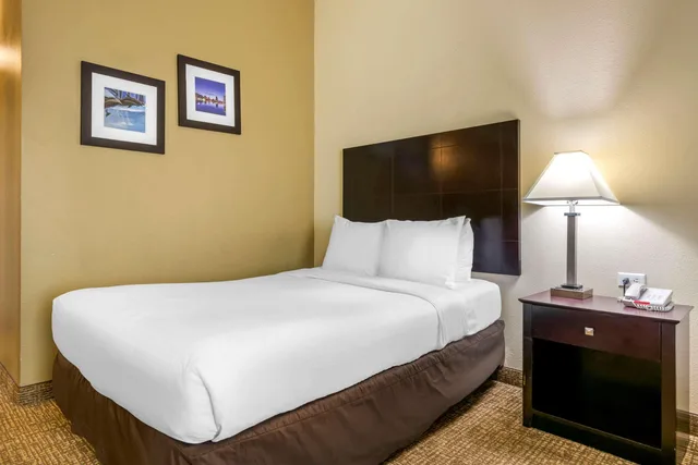 غرفة بسرير مزدوج، I-Drive Hotel at Universal 5/6