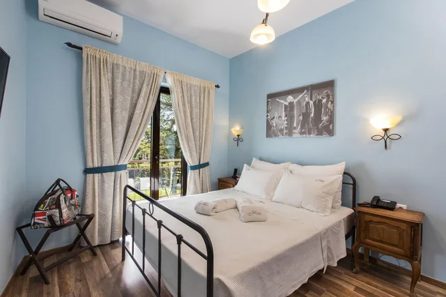 غرفة كلاسيكية بإطلالة على الحديقة، Theatro Hotel Odysseon 1/10