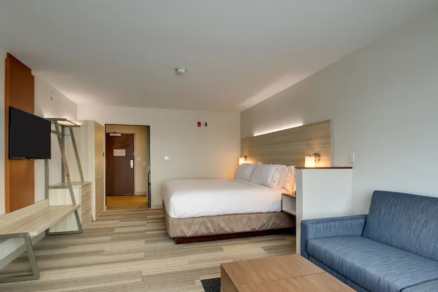 غرفة قياسية بسرير فردي، Holiday Inn Express & Suites GALESBURG 5/8