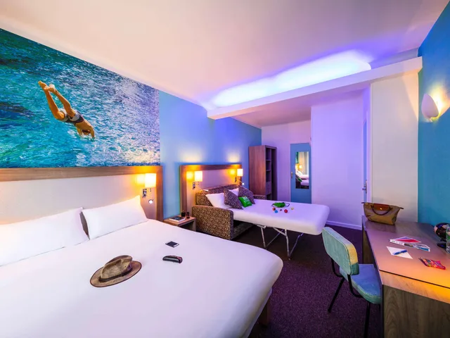 جناح عائلي قياسي بسرير مزدوج مع أريكة، ibis Styles Calais Centre 2/4