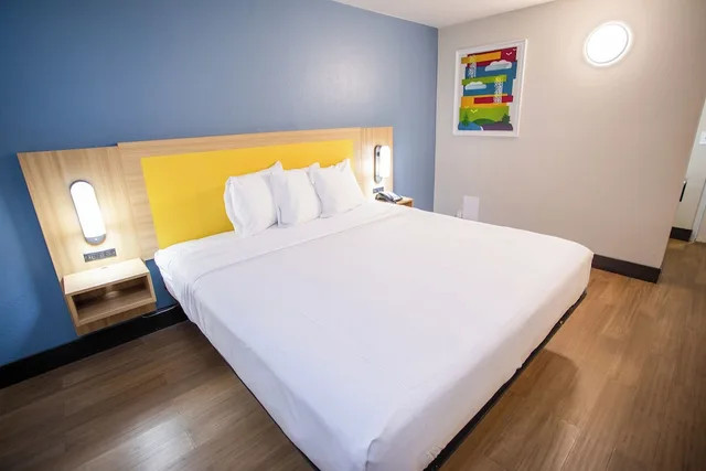 غرفة قياسية بسرير كينج، Park Inn by Radisson, Fargo West Acres 6/10