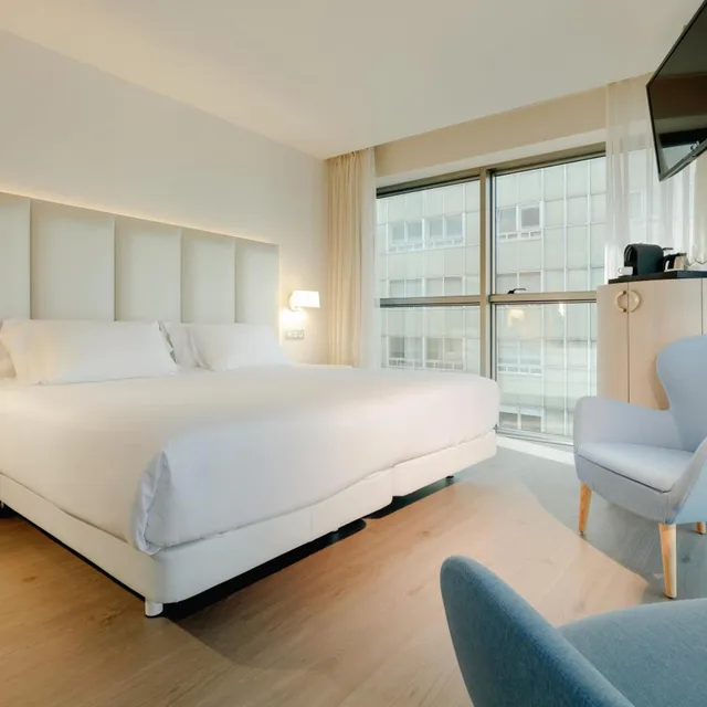 غرفة ديلوكس بسرير كينج، Hesperia A Coruna Centro 1/6