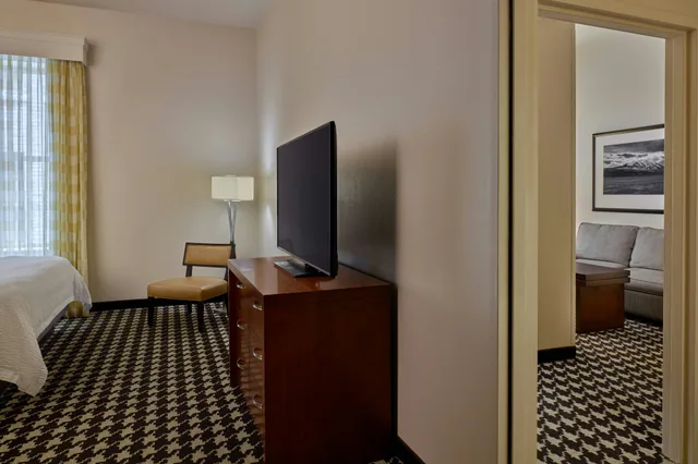 جناح جونيور، Courtyard by Marriott Denver Downtown 3/3