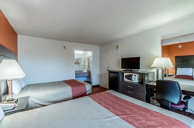 Deluxe, 2 Double Beds, Motel6 Dumfries, VA 3/5