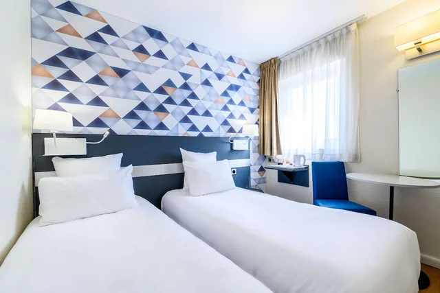 غرفة قياسية بسريرين منفصلين، Comfort Hotel Paris Porte d Ivry 1/10