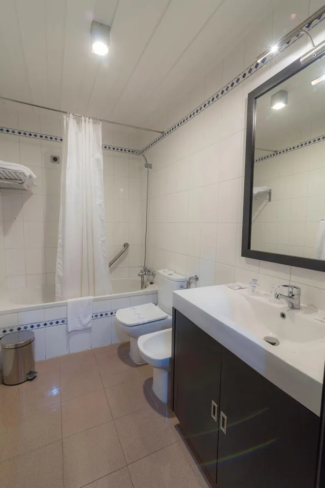 جناح بسرير كينج مع أريكة، Hotel Teresinha 5/5