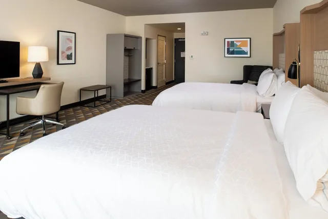 Standard, 2 Queen Beds, Holiday Inn Suites Idaho Falls 2/6
