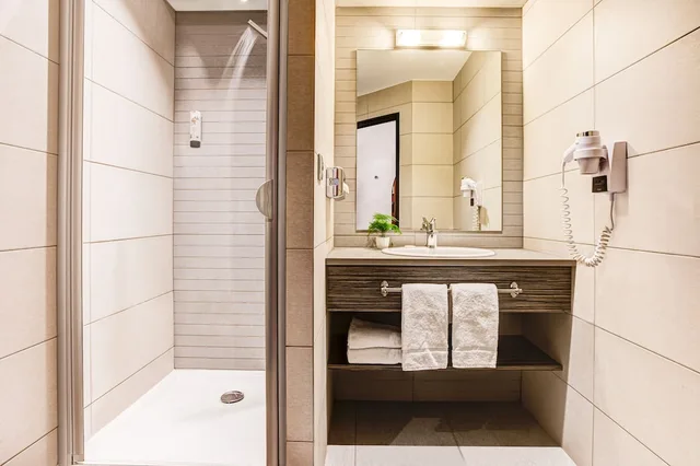 Economy, Double Bed, Republik Hotel 3/3