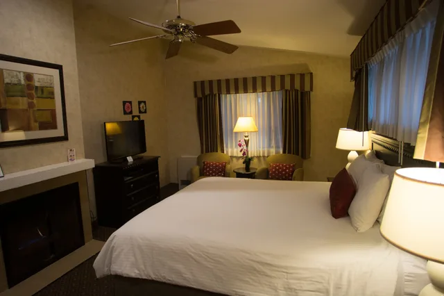 غرفة سوبيريور مفردة بسرير كينج، Rosedale Inn 2/3