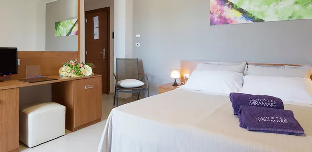 غرفة قياسية بسرير كوين بشرفة، Hotel Miramare 3/10