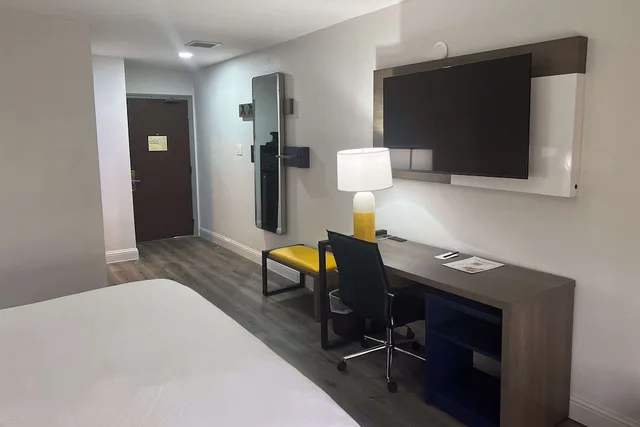 غرفة بسرير كينج لذوي الإعاقة، Comfort Inn & Suites Houston West-Katy 5/5