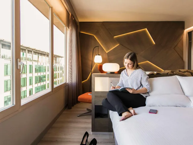 جناح جونيور، Novotel Campo De Las Naciones Hotel 7/10