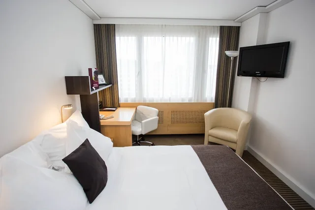 غرفة بريميوم بسرير كوين، Crowne Plaza Zurich 5/10