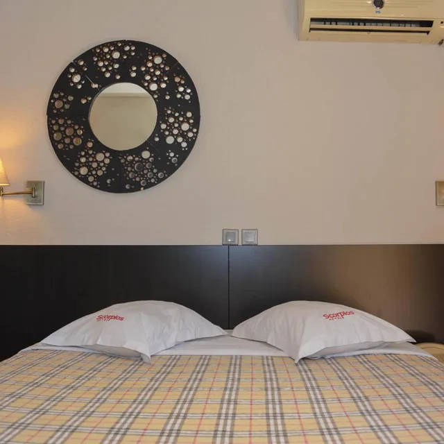غرفة قياسية بسرير مزدوج أو سريرين منفصلين، Scorpios Hotel 5/10