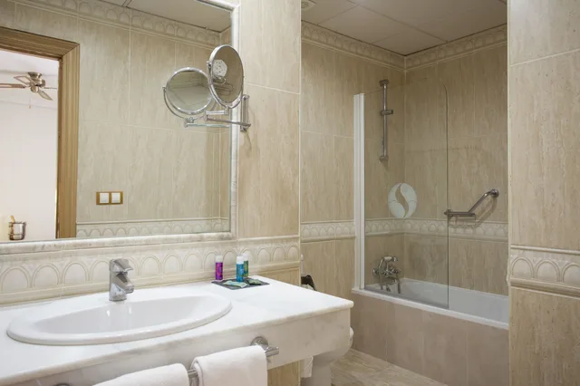 غرفة، Fenix Torremolinos Hotel – Adults Only 5/8