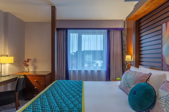 1 Bedroom, Suite, King Bed, Park View, Crowne Plaza Dublin Airport 1/2