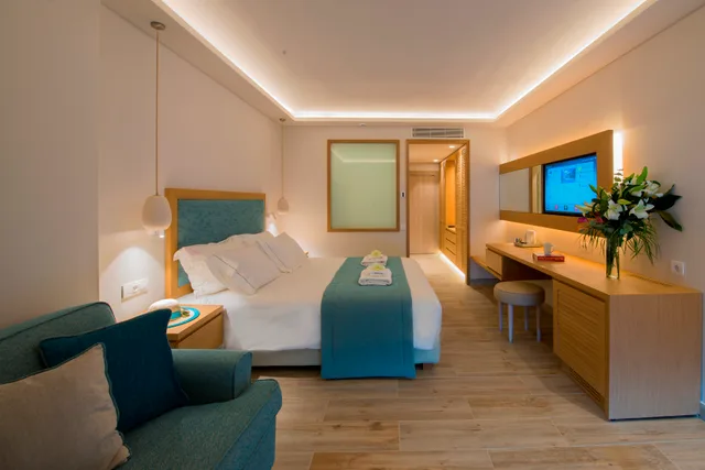 جناح جونيور بإطلالة على البحر، Amada Colossos Resort 5/7