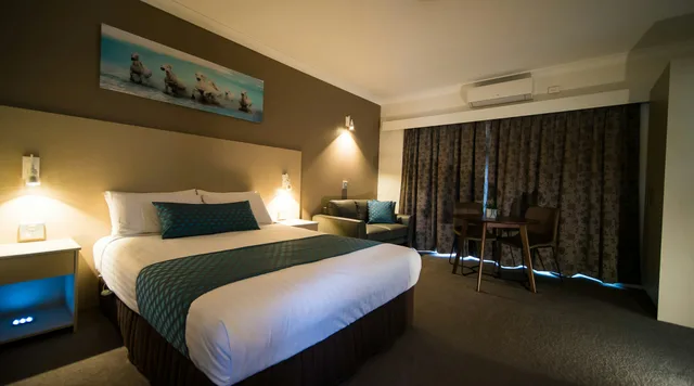 غرفة ديلوكس بسرير كوين، Hamiltons Townhouse Motel 4/10