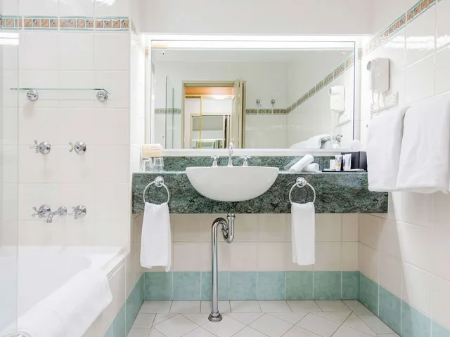 غرفة قياسية بسرير كوين، MERCURE CHARLESTOWN 6/8