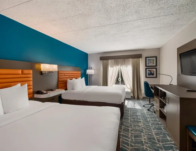 Efficiency, 2 Queen Beds, Accessible، Comfort Inn Falls Church - Tysons Corner 7/10