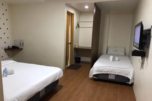 غرفة ديلوكس ثلاثية، I m Inn Hotel Sorsogon near SM Terminal by ZUZU 1/4