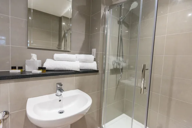 غرفة ديلوكس بسرير كينج بإطلالة على المدينة، St Nicholas Hotel 5/6