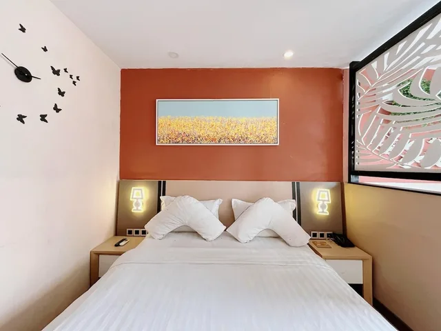 غرفة تنفيذية بسرير كينج بجاكوزي، Verse Luxe Hotel Wahid Hasyim 2/10