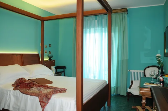 غرفة ديلوكس بسرير كينج بإطلالة على البحر بشرفة، Hotel Palladio 8/10