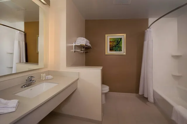 غرفة بسرير كينج، Fairfield Inn And Suites Washington 3/4