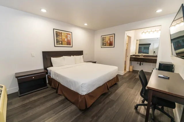 غرفة بسرير كينج، Monterey Surf Inn 3/5
