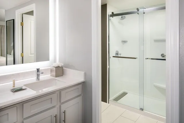 جناح بسرير كينج بغرفة نوم واحدة، Residence Inn Boston Harbor On Tudor Wharf 5/8
