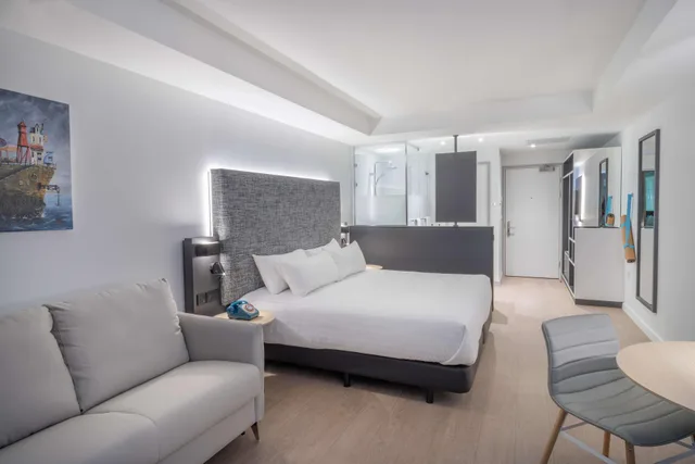 Studio, Double Bed, River View, INNSIDE Newcastle 1/6