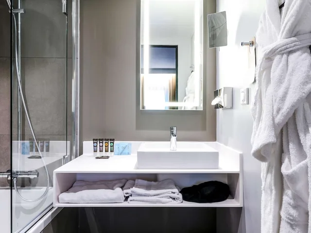 غرفة تنفيذية بسرير كوين بإطلالة على المدينة مع أريكة، Novotel Paris 14 Porte D'orleans 4/5