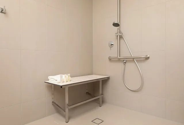 غرفة سوبيريور بسرير فردي وسرير كينج وسرير فردي، Ibis Melbourne Central 7/7