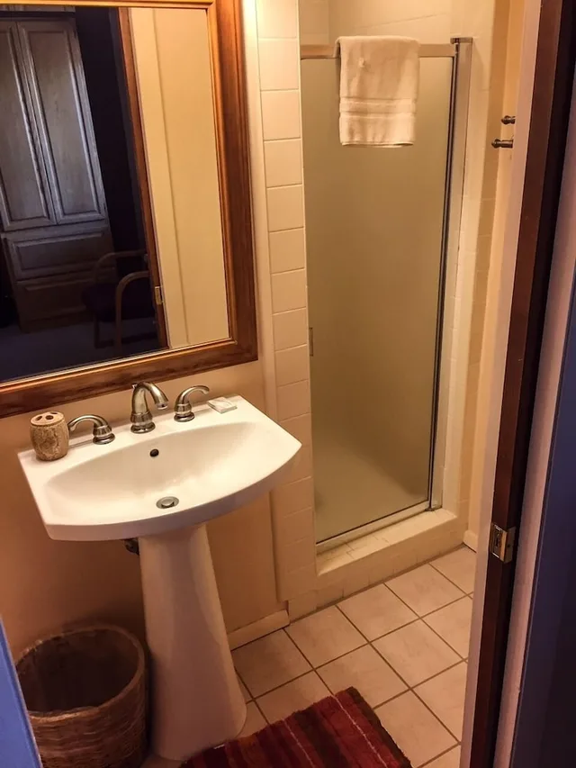 1 Bedroom, Deluxe, King Bed, Mountain View, 2 Bathrooms, Sofa، Shadow Mountain Lodge 10/10